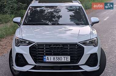 Внедорожник / Кроссовер Audi Q3 2023 в 