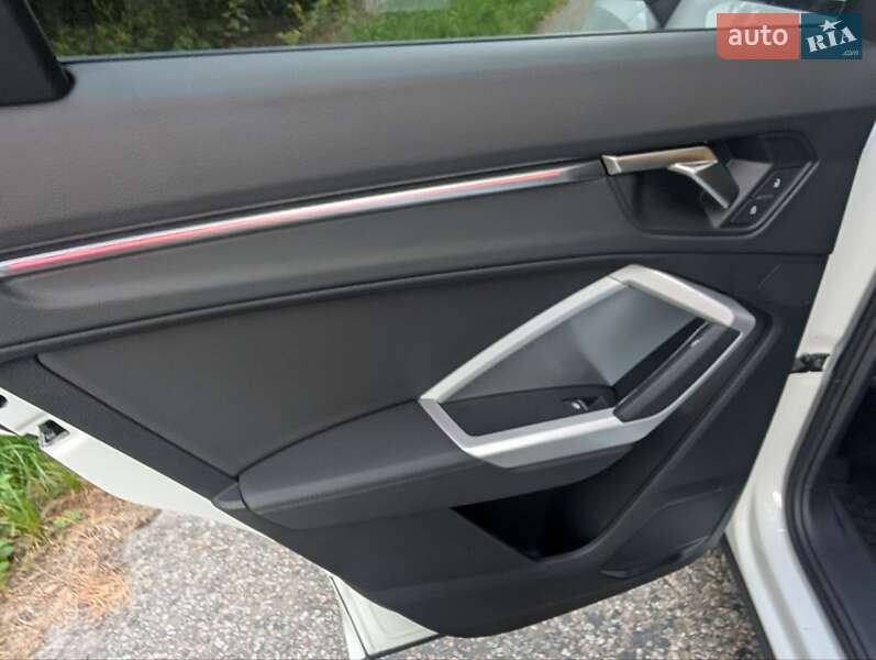Внедорожник / Кроссовер Audi Q3 2023 в Борисполе