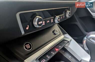 Внедорожник / Кроссовер Audi Q3 2023 в 