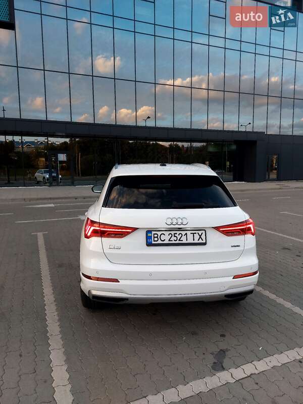 Внедорожник / Кроссовер Audi Q3 2021 в Львове