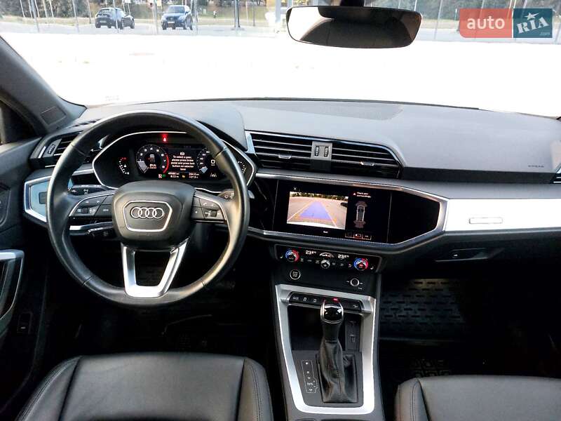 Внедорожник / Кроссовер Audi Q3 2021 в Львове