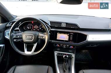 Внедорожник / Кроссовер Audi Q3 2021 в 