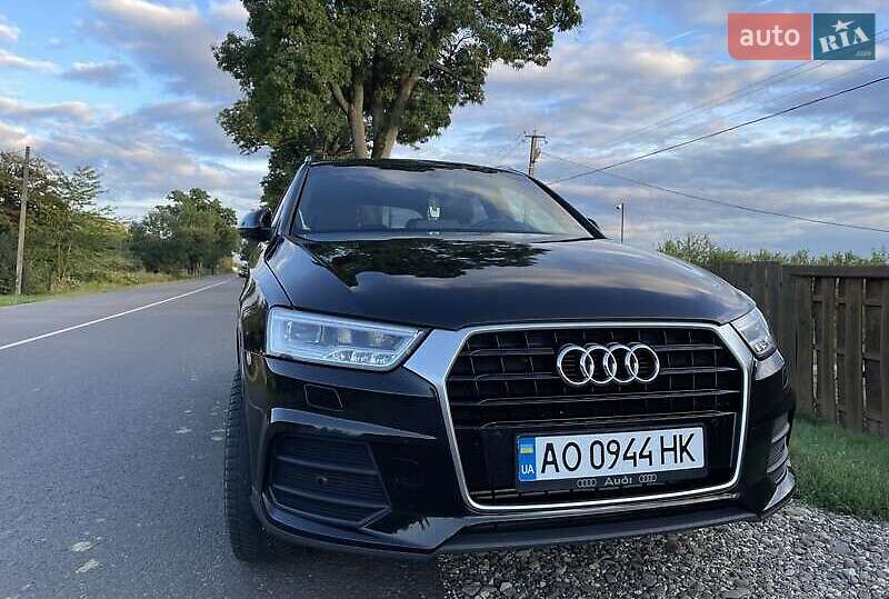 Внедорожник / Кроссовер Audi Q3 2017 в 