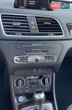 Внедорожник / Кроссовер Audi Q3 2017 в 