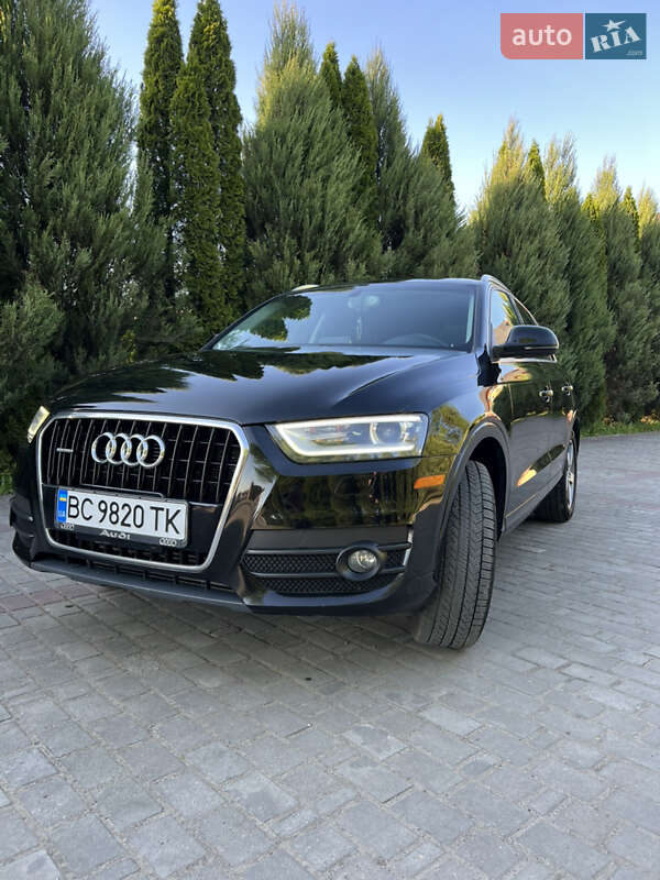 Внедорожник / Кроссовер Audi Q3 2014 в Самборе