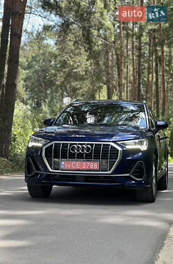 Внедорожник / Кроссовер Audi Q3 2021 в 