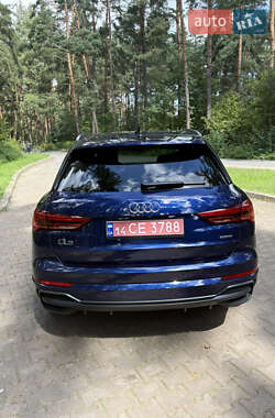 Внедорожник / Кроссовер Audi Q3 2021 в 