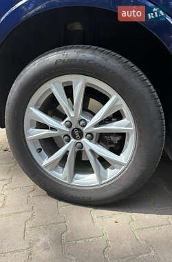 Внедорожник / Кроссовер Audi Q3 2021 в 