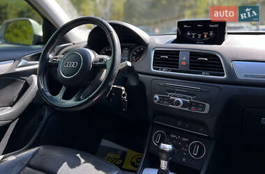 Внедорожник / Кроссовер Audi Q3 2016 в 