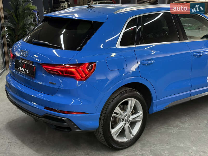 Внедорожник / Кроссовер Audi Q3 2019 в Одессе