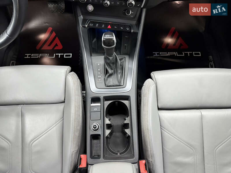 Внедорожник / Кроссовер Audi Q3 2019 в Одессе