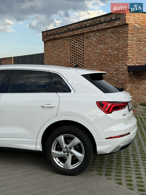 Внедорожник / Кроссовер Audi Q3 2019 в Хмельницком