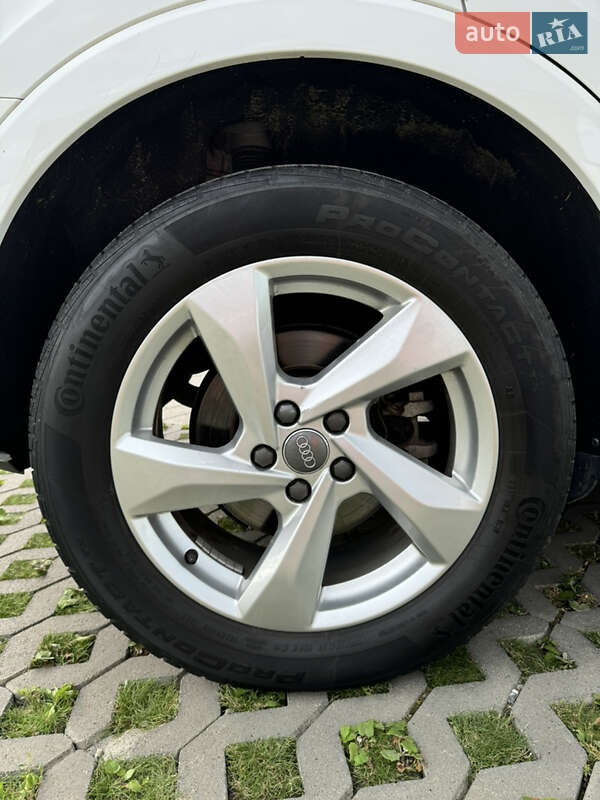 Внедорожник / Кроссовер Audi Q3 2019 в Хмельницком