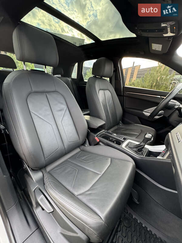 Внедорожник / Кроссовер Audi Q3 2019 в Хмельницком