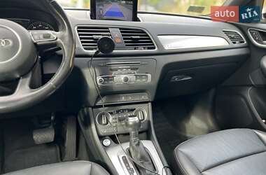 Внедорожник / Кроссовер Audi Q3 2016 в 