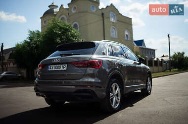 Внедорожник / Кроссовер Audi Q3 2020 в 