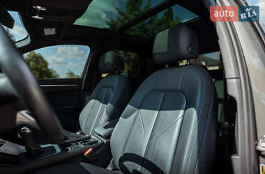 Внедорожник / Кроссовер Audi Q3 2020 в 