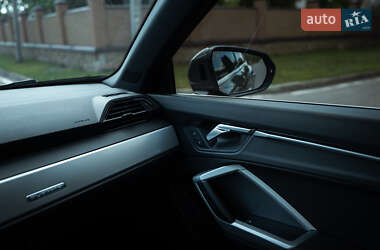 Внедорожник / Кроссовер Audi Q3 2020 в 