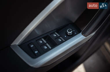 Внедорожник / Кроссовер Audi Q3 2020 в 