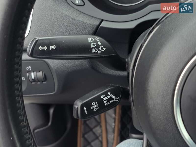 Внедорожник / Кроссовер Audi Q3 2015 в Тернополе