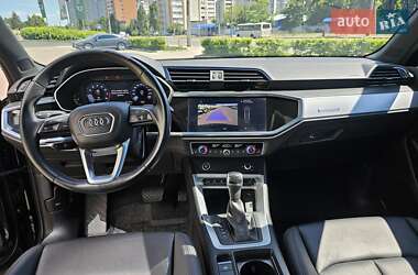 Внедорожник / Кроссовер Audi Q3 2020 в 