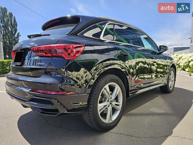 Внедорожник / Кроссовер Audi Q3 2020 в Киеве