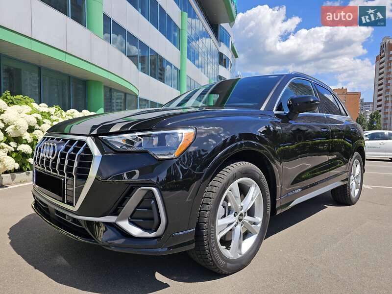 Внедорожник / Кроссовер Audi Q3 2020 в 