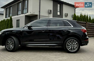 Внедорожник / Кроссовер Audi Q3 2020 в 