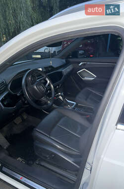 Внедорожник / Кроссовер Audi Q3 2020 в 