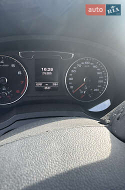 Позашляховик / Кросовер Audi Q3 2016 в 