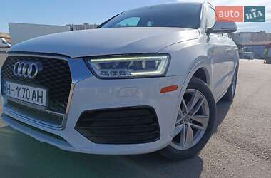 Позашляховик / Кросовер Audi Q3 2017 в 