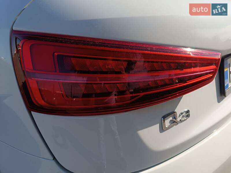 Внедорожник / Кроссовер Audi Q3 2017 в Одессе
