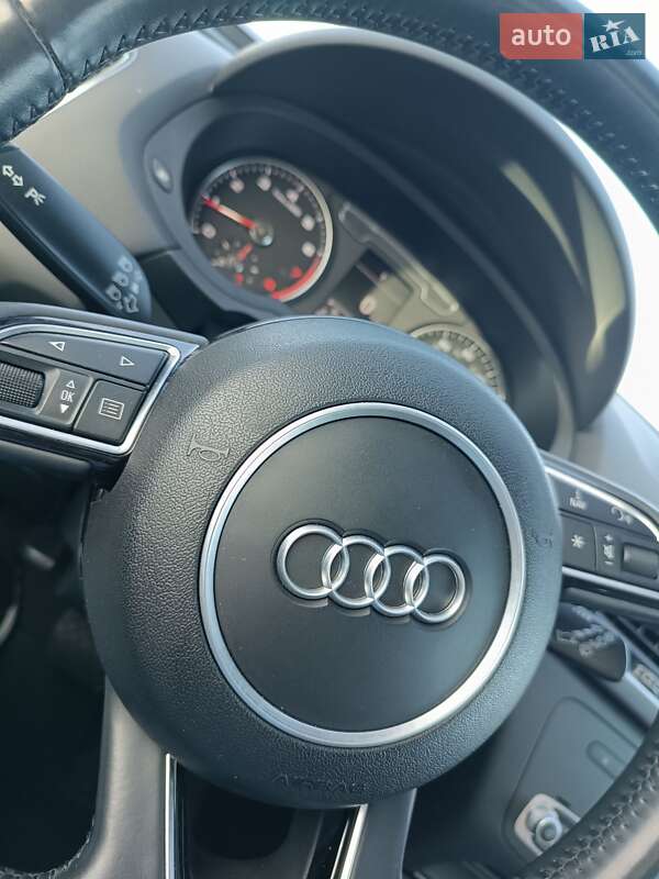 Внедорожник / Кроссовер Audi Q3 2017 в Одессе
