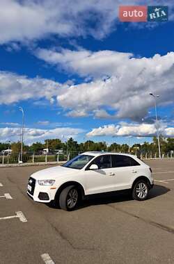 Внедорожник / Кроссовер Audi Q3 2017 в 