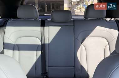 Позашляховик / Кросовер Audi Q3 2018 в 