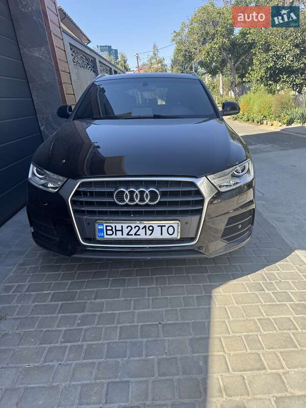 Внедорожник / Кроссовер Audi Q3 2018 в 