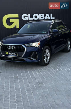 Позашляховик / Кросовер Audi Q3 2020 в 