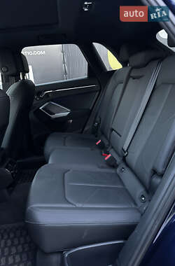 Позашляховик / Кросовер Audi Q3 2020 в 