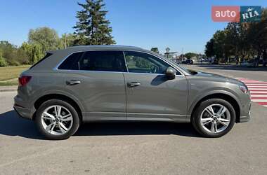 Внедорожник / Кроссовер Audi Q3 2024 в 