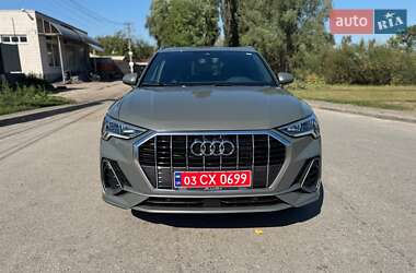 Внедорожник / Кроссовер Audi Q3 2024 в 