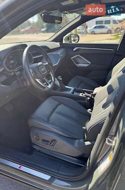 Внедорожник / Кроссовер Audi Q3 2024 в 