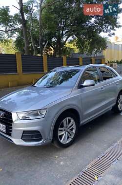 Позашляховик / Кросовер Audi Q3 2017 в 