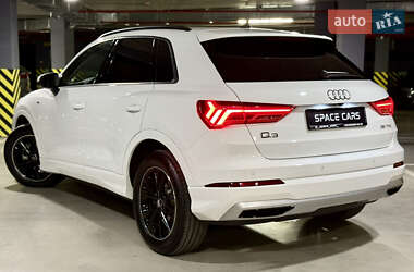 Внедорожник / Кроссовер Audi Q3 2022 в 