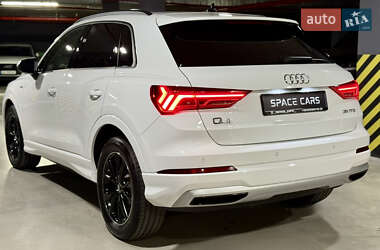 Внедорожник / Кроссовер Audi Q3 2022 в 