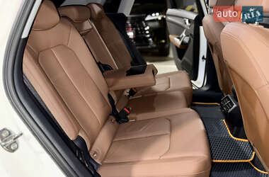 Внедорожник / Кроссовер Audi Q3 2022 в 