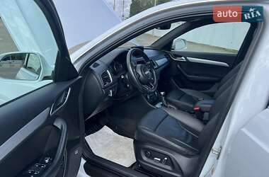 Внедорожник / Кроссовер Audi Q3 2016 в 