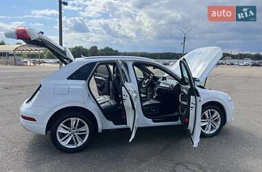 Внедорожник / Кроссовер Audi Q3 2016 в 