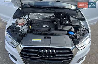 Внедорожник / Кроссовер Audi Q3 2016 в 