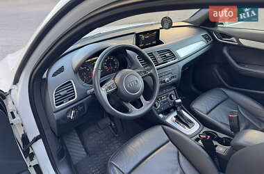 Внедорожник / Кроссовер Audi Q3 2017 в 