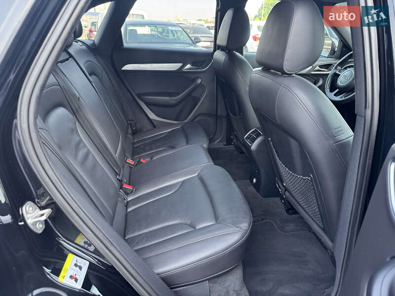 Внедорожник / Кроссовер Audi Q3 2015 в Львове